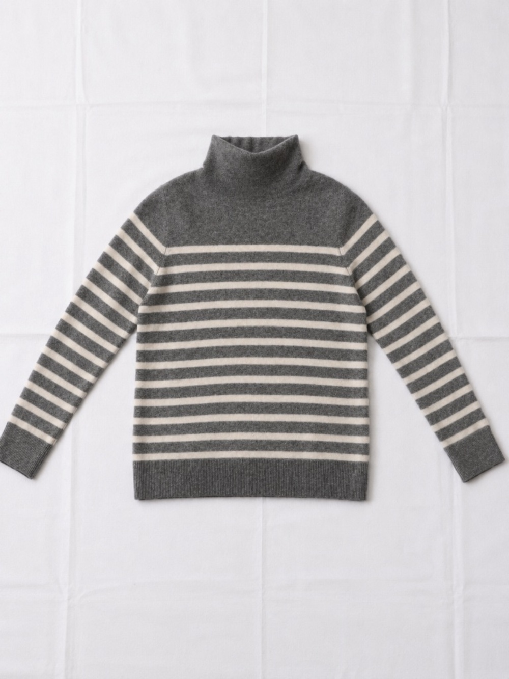 Vince 100% Cashmere Gray Ivory Striped Turtleneck Sweater L